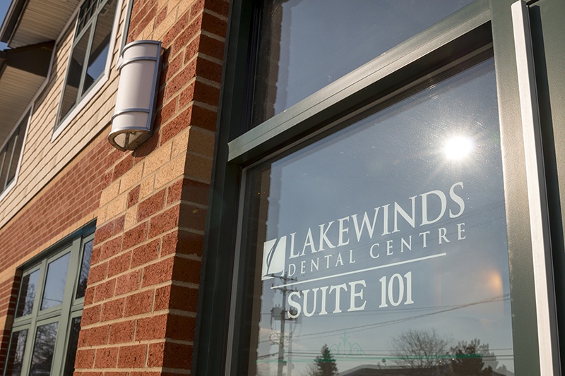 Lakewinds Dental Centre front door, Suite 101